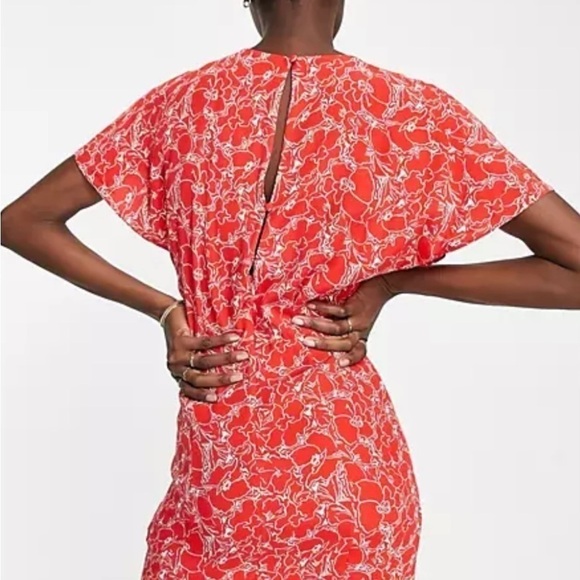 πβ€οΈ & Other Stories Little Red Dress- Medium - Picture 2 of 10